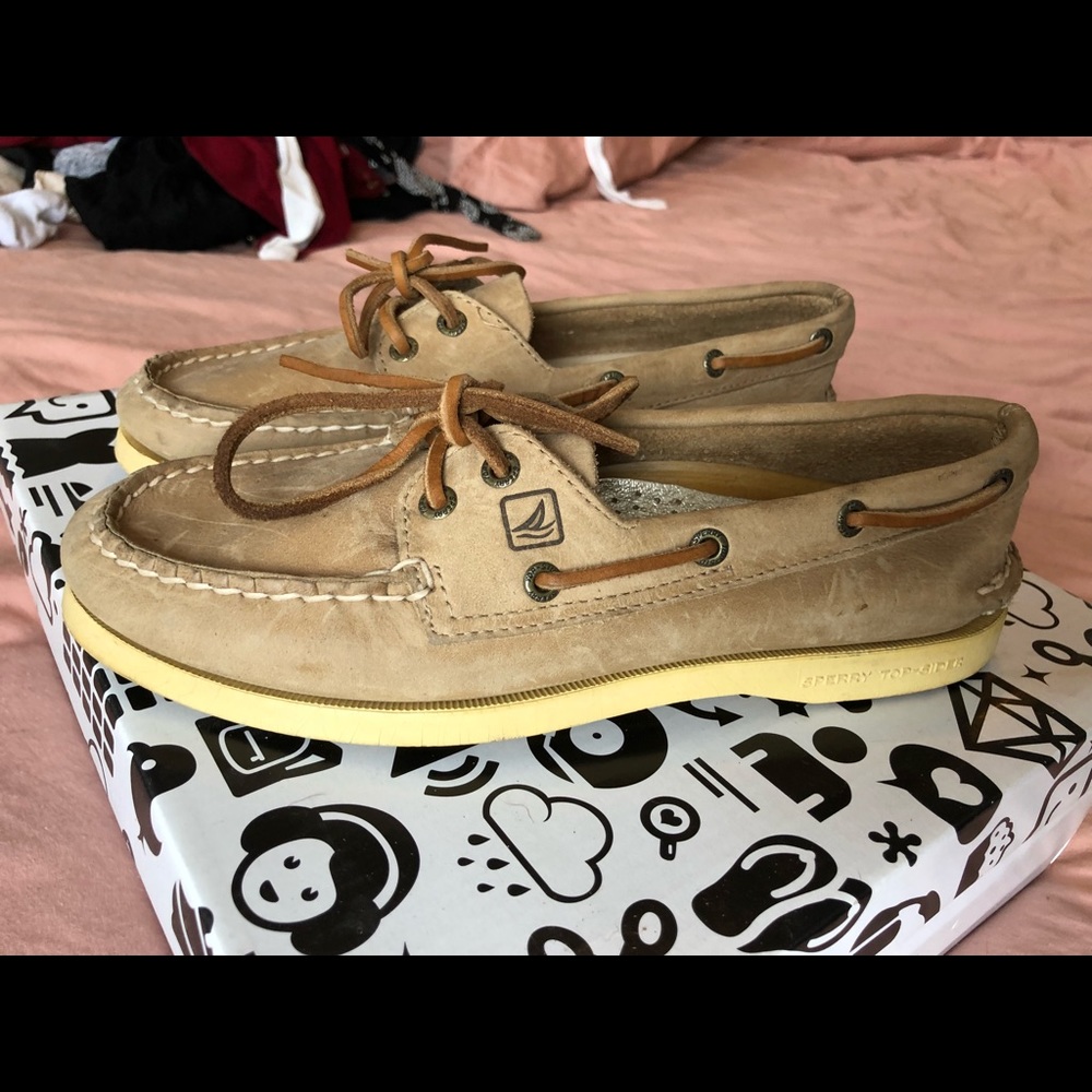 Women’s Sperry boat shoes